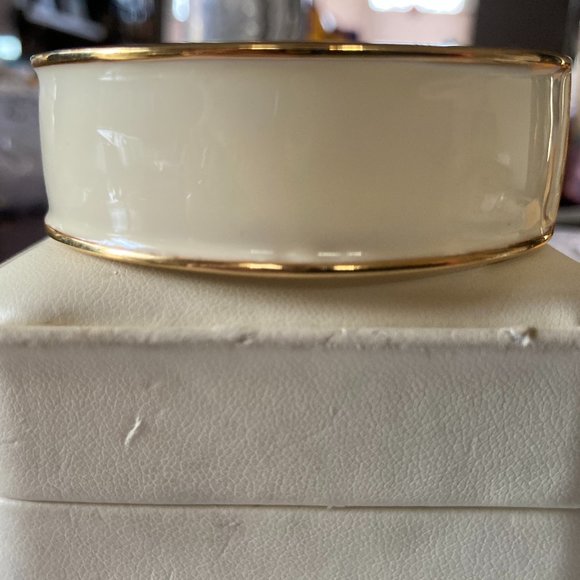 NWT Talbots cream colored and gold tone clamper bracelet. - Picture 3 of 7